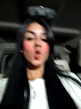 Juliana Xander online show from November 9, 2025, 3:16 am