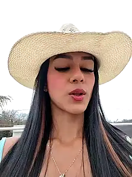 Juliana Xander online show from November 20, 2025, 2:28 pm