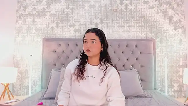 Snapshot of Evaa_Lunna_ chatting on March 2, 2026, 8:26 pm Evaa Lunna online show from March 2, 2026, 8:26 pm