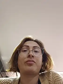 Julieta martin online show from May 13, 2026, 6:38 pm