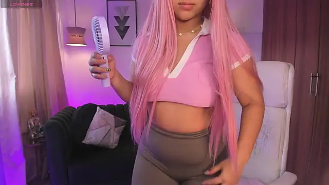 DANDARA THOM online show from November 15, 2025, 11:29 am