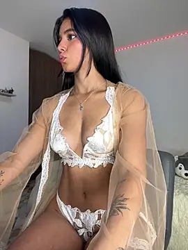 Snapshot of Vaneza_G1 chatting on May 23, 2026, 3:45 am Vaneza G1 online show from May 23, 2026, 3:45 am