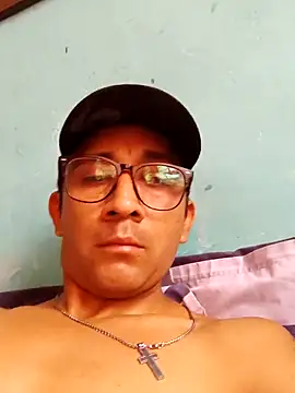 Snapshot of Angeles_198718 chatting on March 13, 2026, 10:27 pm Angeles 198718 online show from March 13, 2026, 10:27 pm