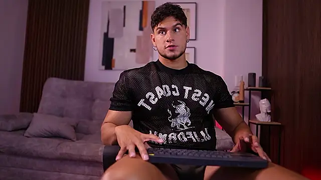 Snapshot of DaviesBrown chatting on February 27, 2026, 8:31 pm DaviesBrown online show from February 27, 2026, 8:31 pm