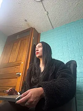 SALOME KORLAND online show from September 24, 2025, 12:30 pm