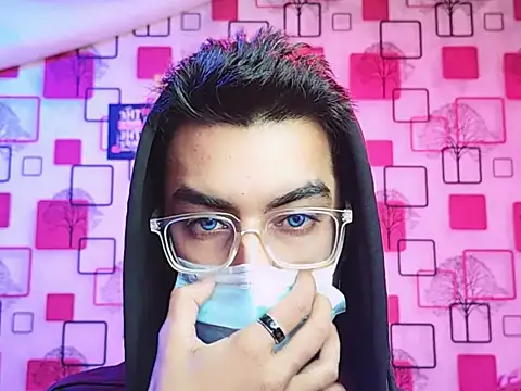 ChiseledCharm online show from November 10, 2025, 10:09 pm