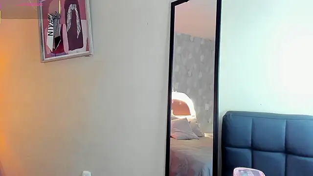 isabella milf  online show from September 11, 2025, 7:03 pm