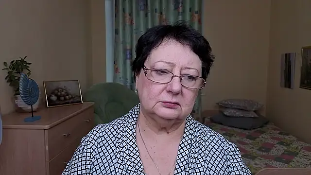 Snapshot of Margo_Moll chatting on December 5, 2025, 7:39 am Margo Moll online show from December 5, 2025, 7:39 am