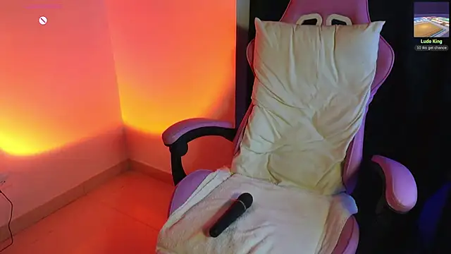 Snapshot of Anyone__666 chatting on February 12, 2026, 11:00 pm Anyone 666 online show from February 12, 2026, 11:00 pm