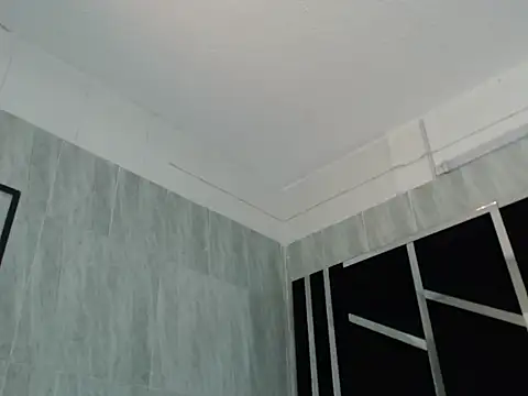 chaniesmith69x online show from October 27, 2025, 4:05 am