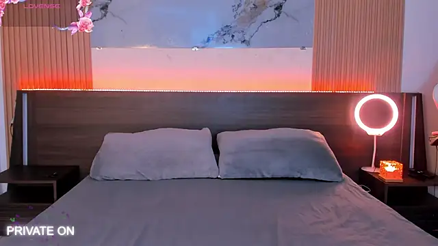 Snapshot of samanthaa_moon chatting on February 20, 2026, 12:29 am samanthaa moon online show from February 20, 2026, 12:29 am