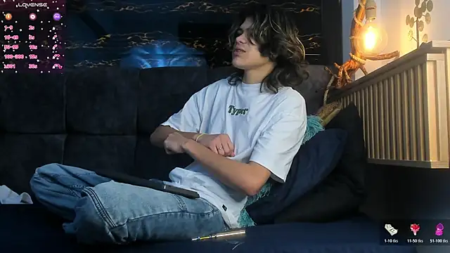 Snapshot of Diamond_twink chatting on November 16, 2025, 3:34 am Diamond twink online show from November 16, 2025, 3:34 am