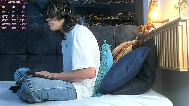 Snapshot of Diamond_twink chatting on November 23, 2025, 3:50 am Diamond twink online show from November 23, 2025, 3:50 am