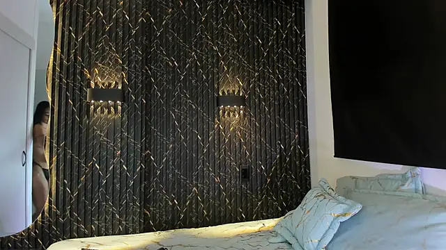 Snapshot of ZOETTAYLOR chatting on November 13, 2025, 11:14 pm ZOETTAYLOR online show from November 13, 2025, 11:14 pm