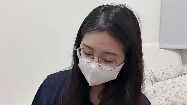 Snapshot of LHeart chatting on February 24, 2026, 2:15 pm LHeart online show from February 24, 2026, 2:15 pm