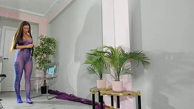 Snapshot of MayaHellen chatting on December 19, 2025, 5:47 am MayaHellen online show from December 19, 2025, 5:47 am