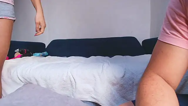 couplelove543 online show from September 27, 2025, 1:05 pm