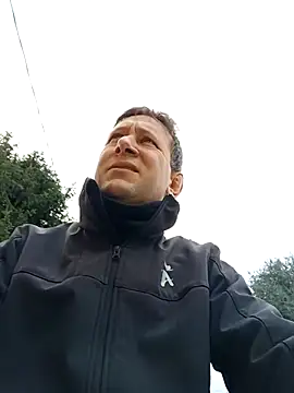 Snapshot of Alessio1987 chatting on February 9, 2026, 8:51 am Alessio1987 online show from February 9, 2026, 8:51 am