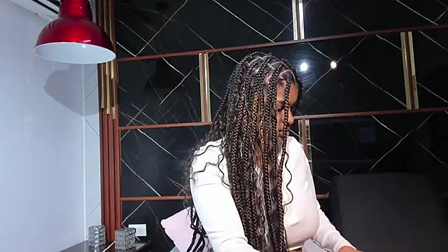 Snapshot of HannyThompson chatting on January 9, 2026, 12:30 pm HannyThompson online show from January 9, 2026, 12:30 pm