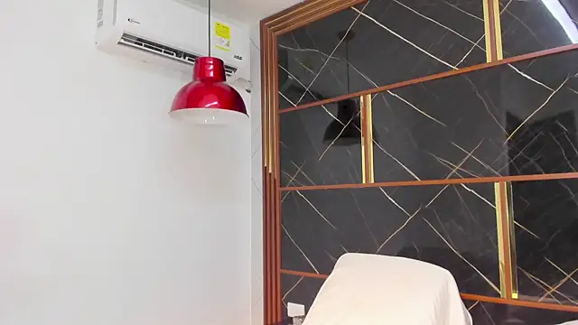 Snapshot of HannyThompson chatting on February 7, 2026, 12:42 pm HannyThompson online show from February 7, 2026, 12:42 pm