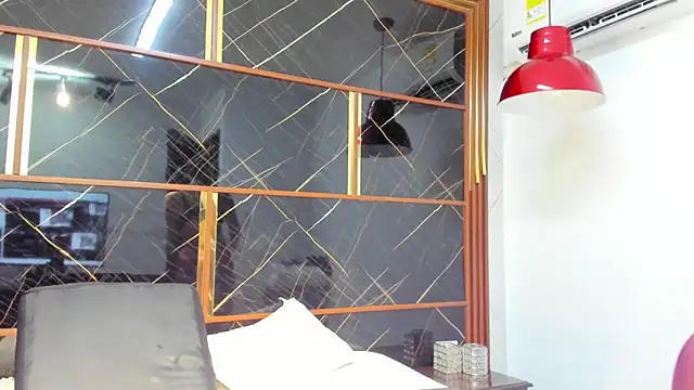 Snapshot of HannyThompson chatting on February 12, 2026, 12:44 pm HannyThompson online show from February 12, 2026, 12:44 pm