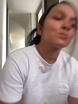 Nova Gabriela online show from November 7, 2025, 3:34 pm