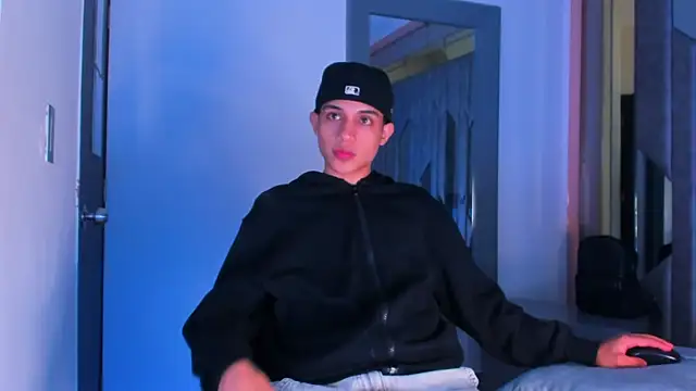 Sebax Young online show from April 12, 2026, 4:50 am