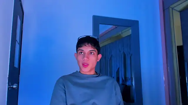 Sebax Young online show from April 13, 2026, 8:47 pm