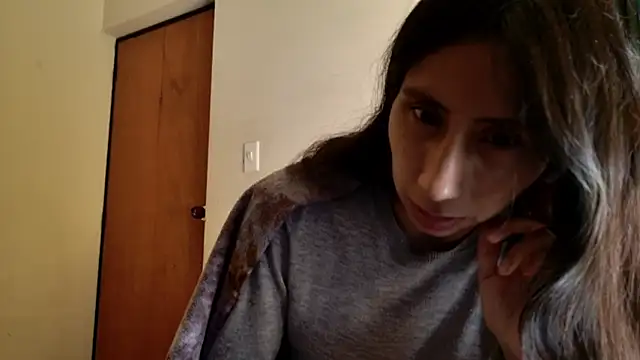 Snapshot of _MoonLipson_ chatting on October 9, 2025, 3:37 am MoonLipson online show from October 9, 2025, 3:37 am