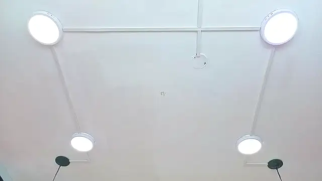 ThaliaCross online show from December 16, 2025, 7:52 pm