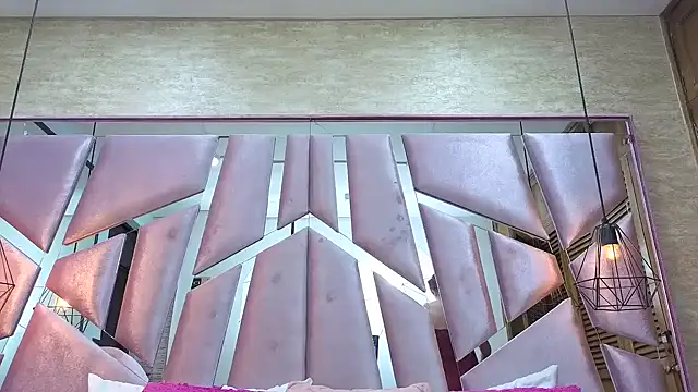 Snapshot of ThaliaCross chatting on February 15, 2026, 12:25 pm ThaliaCross online show from February 15, 2026, 12:25 pm