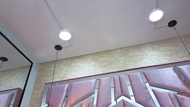 Snapshot of ThaliaCross chatting on February 25, 2026, 8:07 pm ThaliaCross online show from February 25, 2026, 8:07 pm