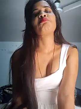 cute radhikaa online show from February 8, 2026, 3:43 am