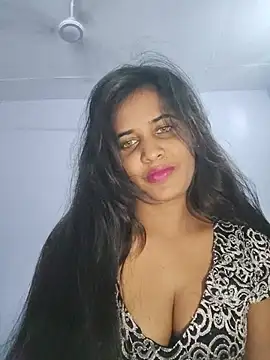 cute radhikaa online show from June 14, 2026, 7:54 am