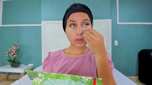 ania gomez online show from October 5, 2025, 12:47 pm