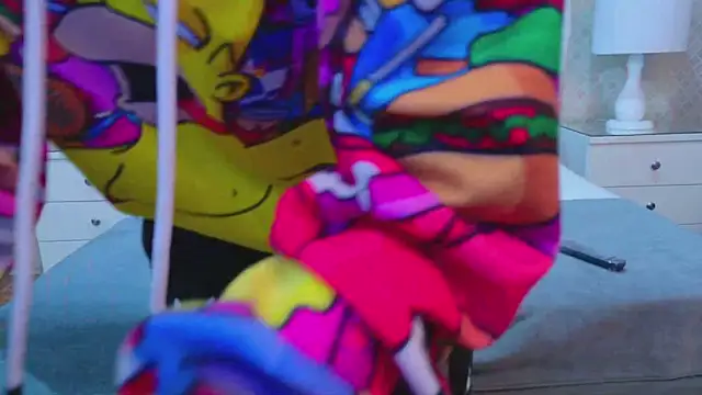 ZoeKrug online show from November 4, 2025, 12:26 pm