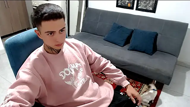 Snapshot of santii_ss chatting on December 22, 2025, 12:51 am santii ss online show from December 22, 2025, 12:51 am