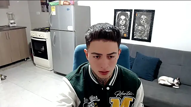 Snapshot of santii_ss chatting on January 7, 2026, 2:47 am santii ss online show from January 7, 2026, 2:47 am