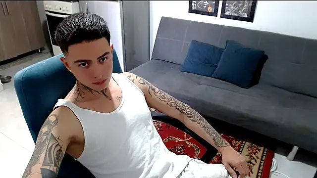 Snapshot of santii_ss chatting on January 9, 2026, 3:59 pm santii ss online show from January 9, 2026, 3:59 pm