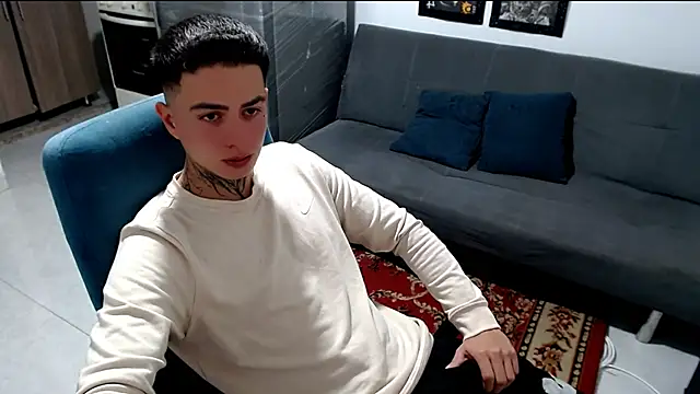 Snapshot of santii_ss chatting on January 11, 2026, 12:26 am santii ss online show from January 11, 2026, 12:26 am