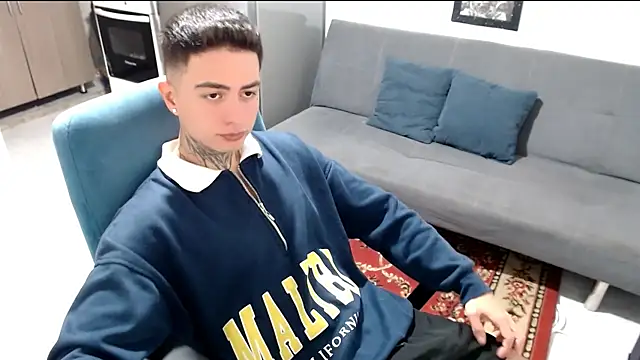 Snapshot of santii_ss chatting on January 13, 2026, 1:16 pm santii ss online show from January 13, 2026, 1:16 pm