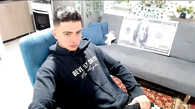 Snapshot of santii_ss chatting on February 11, 2026, 1:10 am santii ss online show from February 11, 2026, 1:10 am