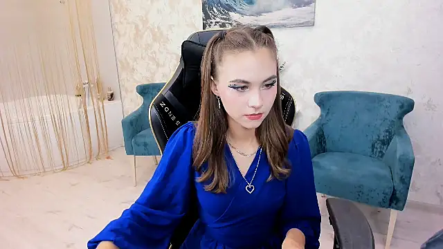 Snapshot of EllaCurtis chatting on October 22, 2025, 11:32 am EllaCurtis online show from October 22, 2025, 11:32 am