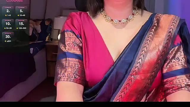 Snapshot of SunhariGirl chatting on September 24, 2025, 3:32 am SunhariGirl online show from September 24, 2025, 3:32 am