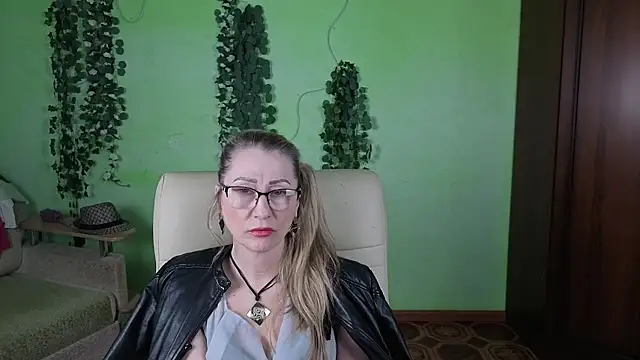 Snapshot of Habibi_Honeyy chatting on April 13, 2026, 12:54 pm Habibi Honeyy online show from April 13, 2026, 12:54 pm