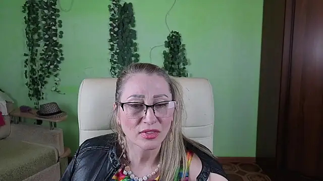 Snapshot of Habibi_Honeyy chatting on April 14, 2026, 11:05 am Habibi Honeyy online show from April 14, 2026, 11:05 am