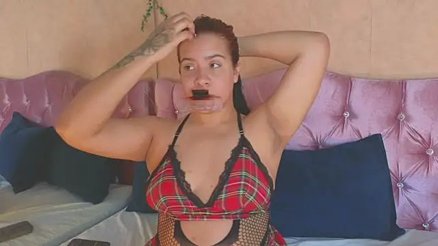 Snapshot of KARINAJTORRES chatting on January 12, 2026, 9:20 pm KARINAJTORRES online show from January 12, 2026, 9:20 pm