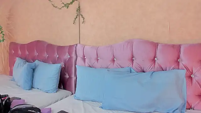 Snapshot of KARINAJTORRES chatting on February 6, 2026, 10:02 pm KARINAJTORRES online show from February 6, 2026, 10:02 pm