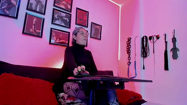 MistressNyx cg online show from November 6, 2025, 3:24 pm