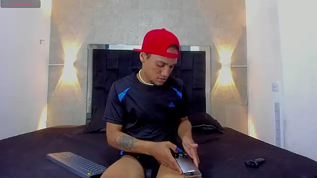 mateonick40 online show from November 4, 2025, 4:17 pm